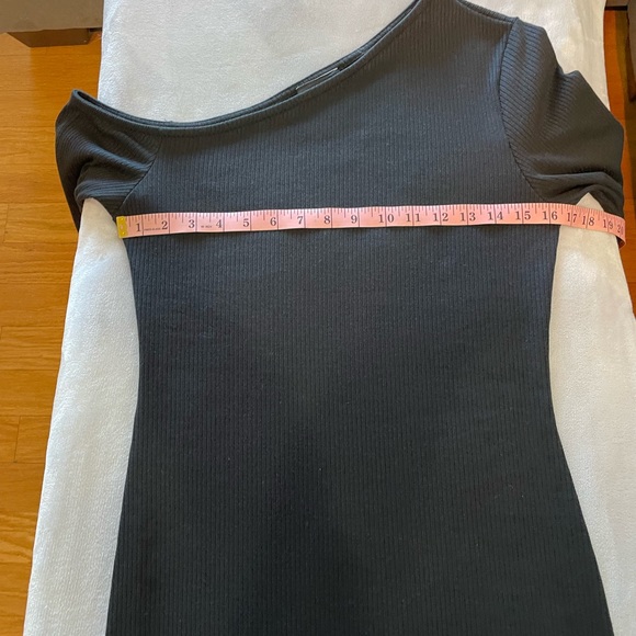 Vici Off Shoulder Bodycon Dress - Picture 5 of 8